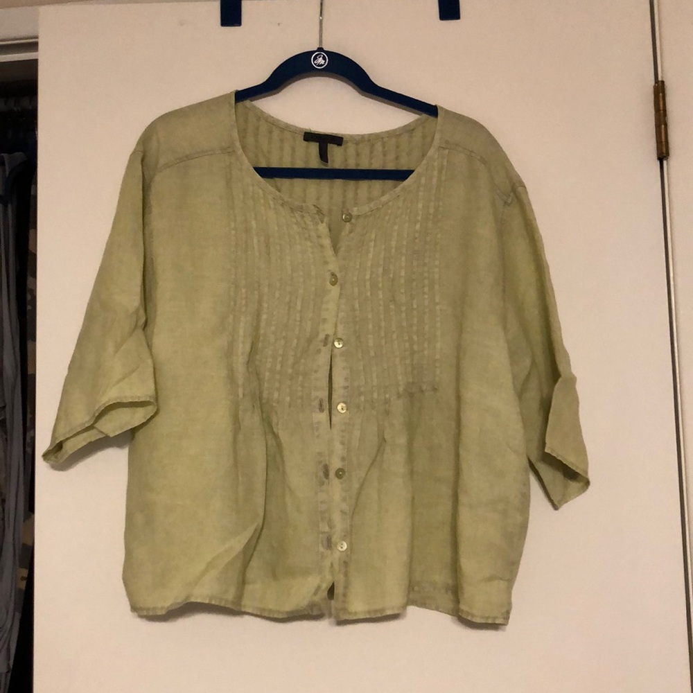 OSKA size 2 (l-xl) soft green. Detailed top